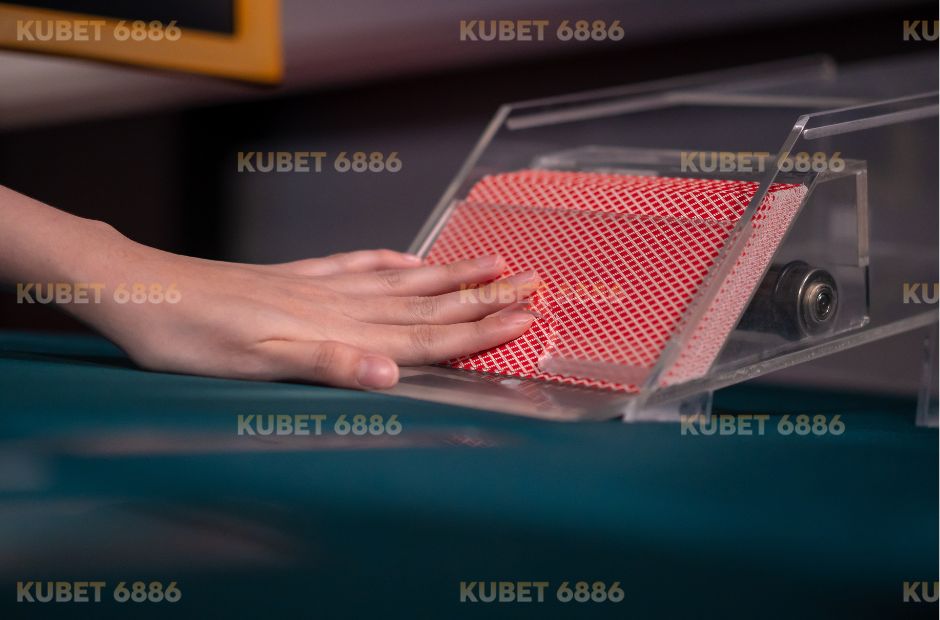 Luật rút lá bài thứ 3 cơ bản cần biết